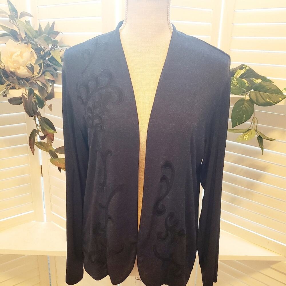 CHICOS BLUE / BLACK EMBROIDERED CARDIGAN SIZE 2(MED)